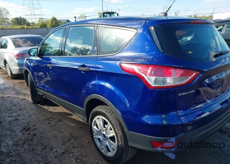 2013 Ford Escape S z USA, uszkodzony, nr VIN 1FMCU0F75DUA92125